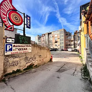 Apartment Arta Center - With Private Parking, Pula
